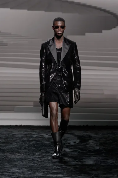 Look 77